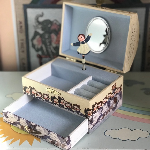 Vintage Dancing Musical Raggedy Ann Jewelry Box - Picture 1 of 9